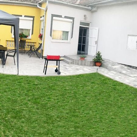 זמראדי Viktor Apartmanhaz מראה חיצוני תמונה