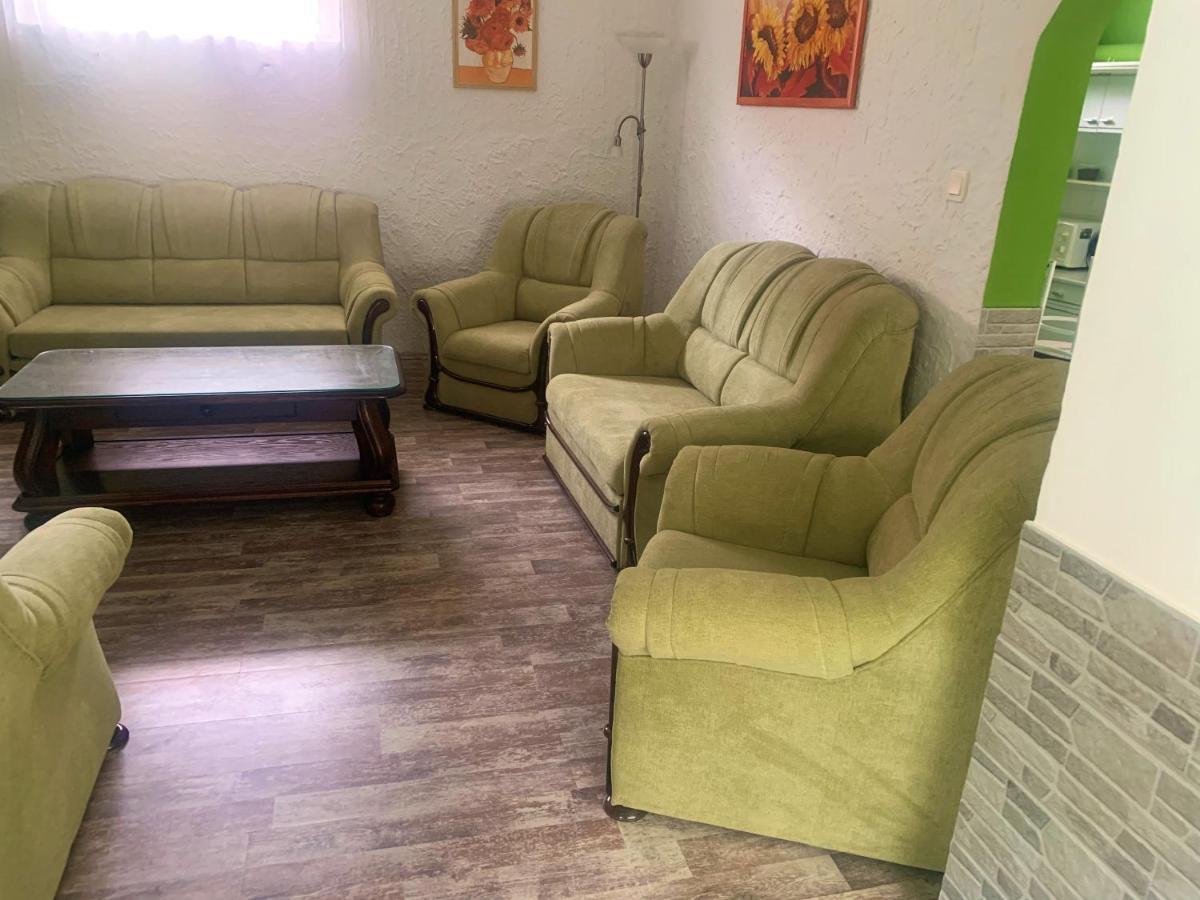 זמראדי Viktor Apartmanhaz מראה חיצוני תמונה