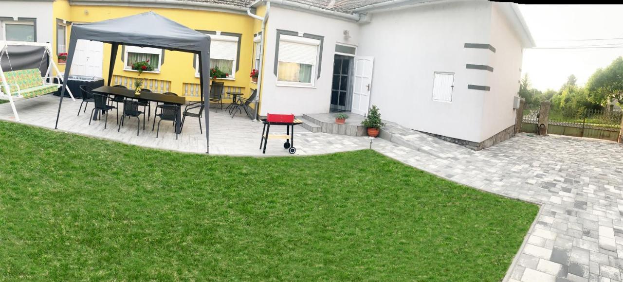 זמראדי Viktor Apartmanhaz מראה חיצוני תמונה