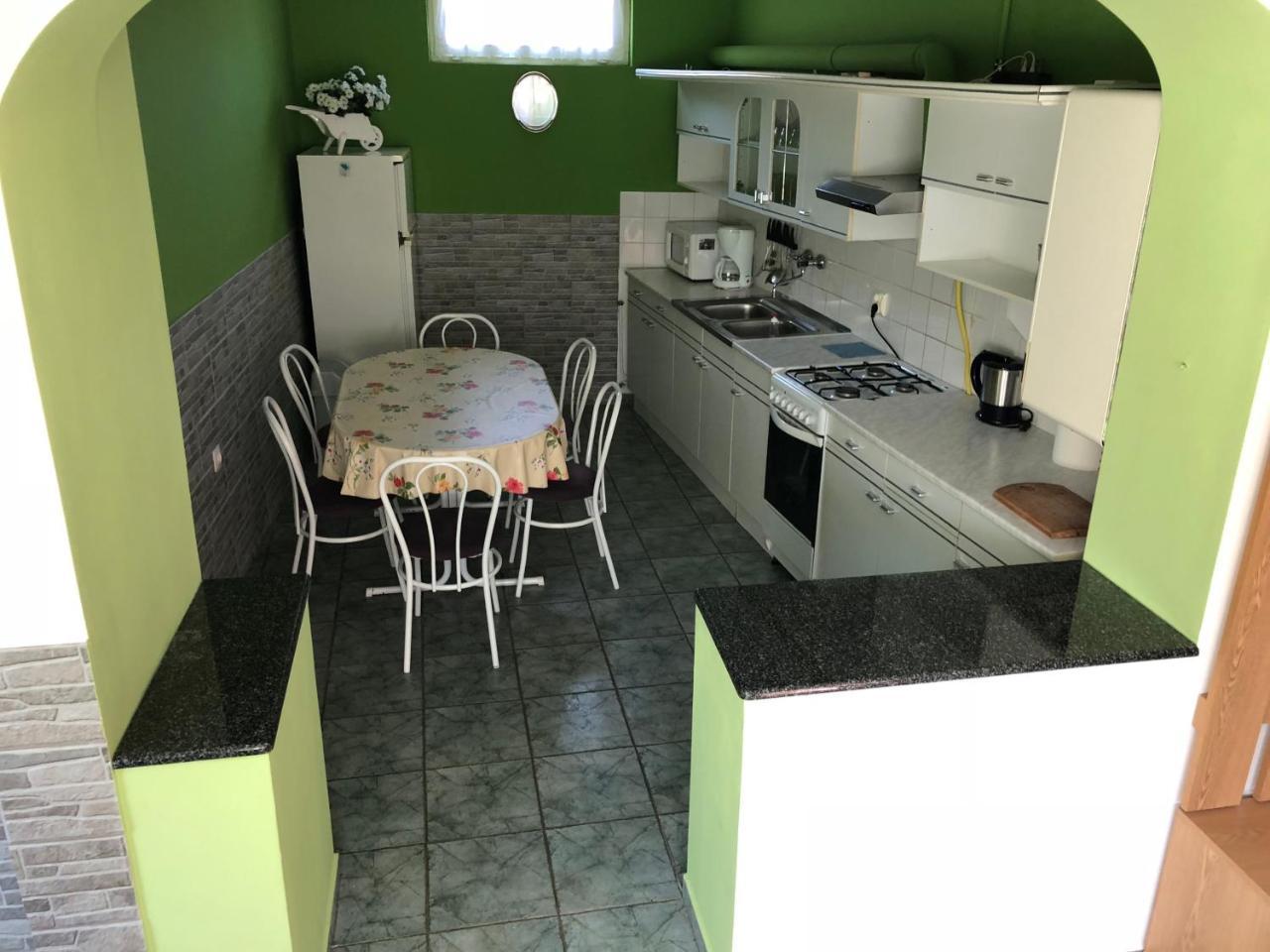 זמראדי Viktor Apartmanhaz מראה חיצוני תמונה