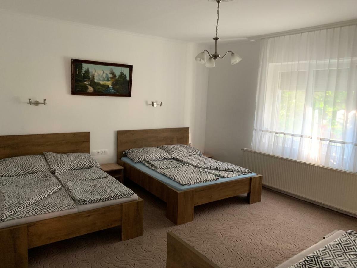 זמראדי Viktor Apartmanhaz מראה חיצוני תמונה